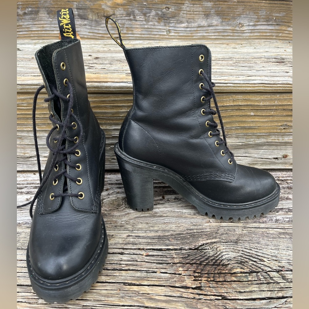 Dr. Martens Kendra heel in matte leather black